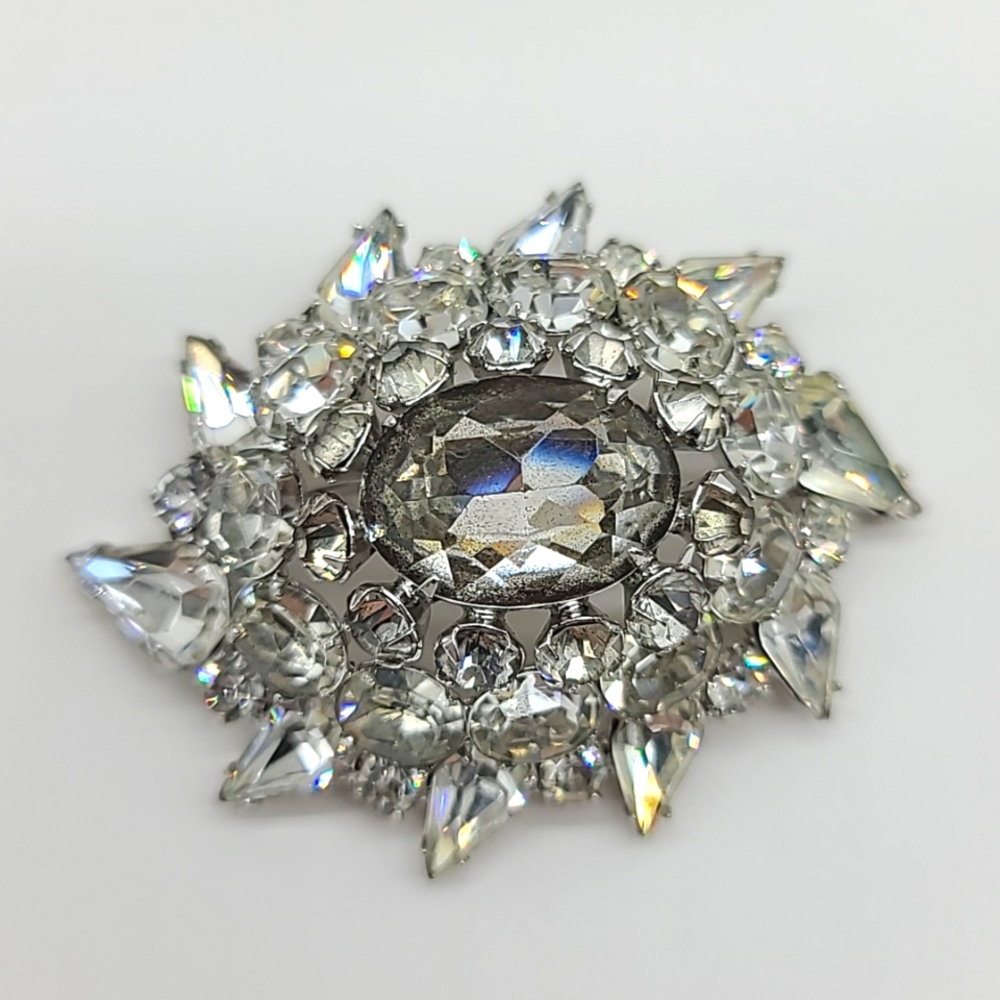Kramer NYC Vintage Icy Rhinestone Cluster Brooch! Incredible Collector's Item 💎